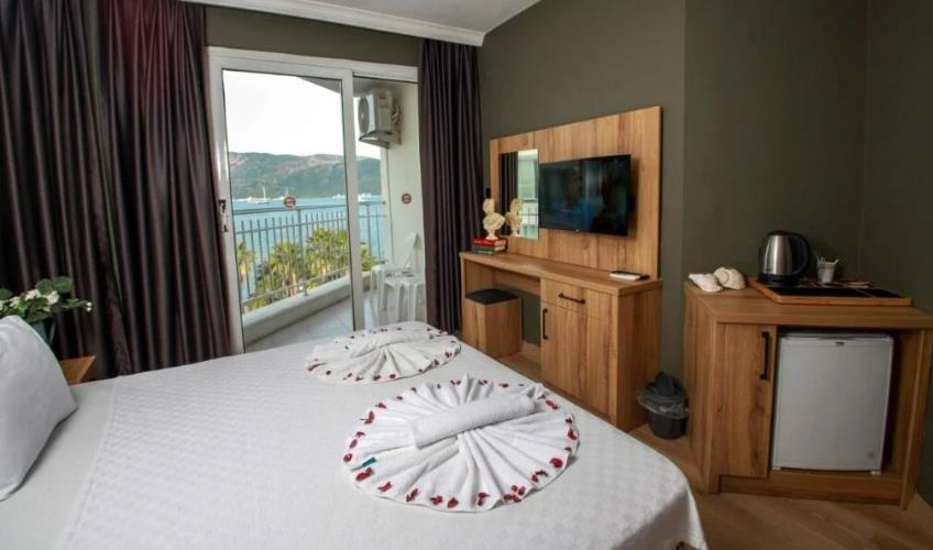 En fazla 3 yetişkin veya 2 yetişkin + 1 çocuk.