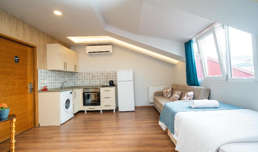 En fazla 4 yetişkin.