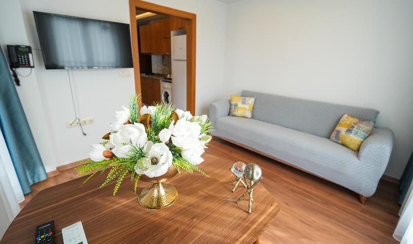 En fazla 4 yetişkin.