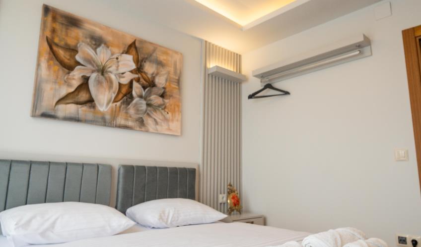 En fazla 4 yetişkin.