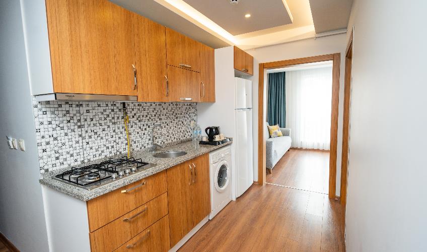 En fazla 4 yetişkin.