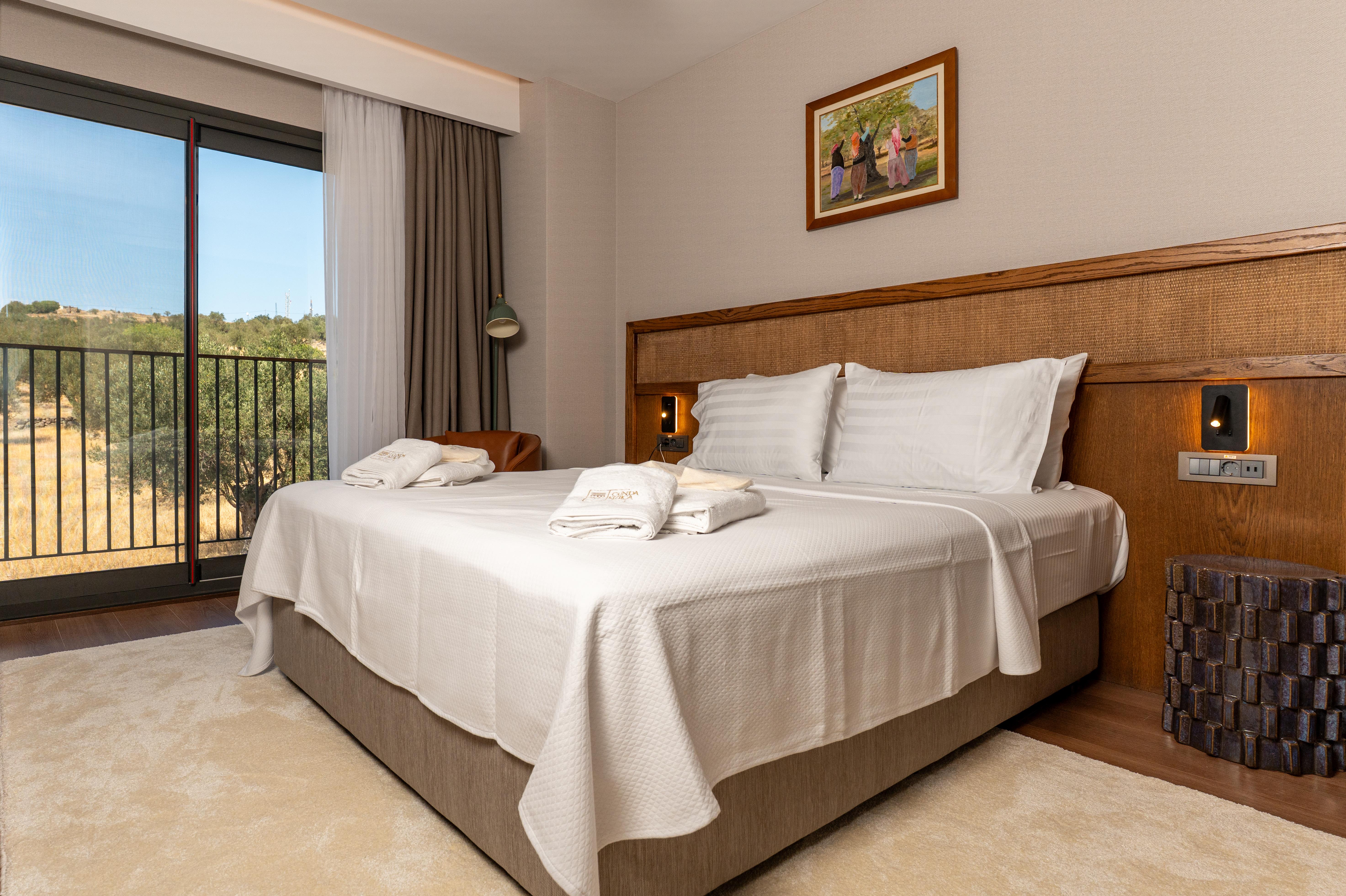 En fazla 2 yetişkin.