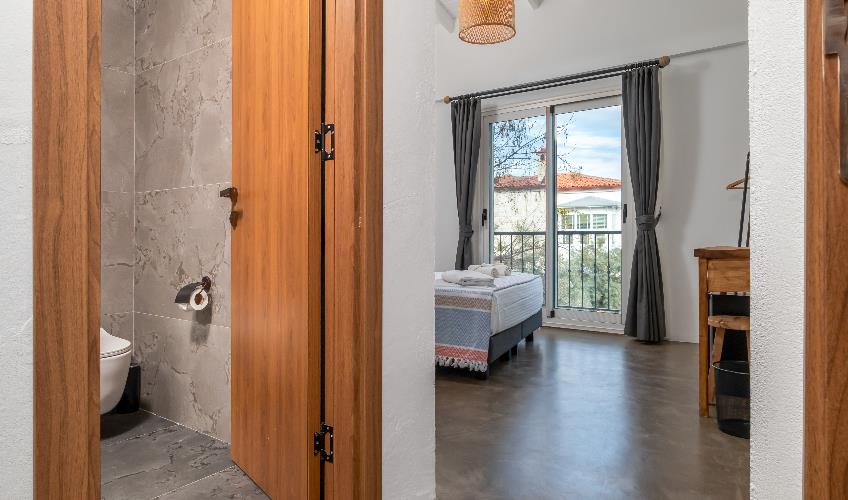 En fazla 2 yetişkin.