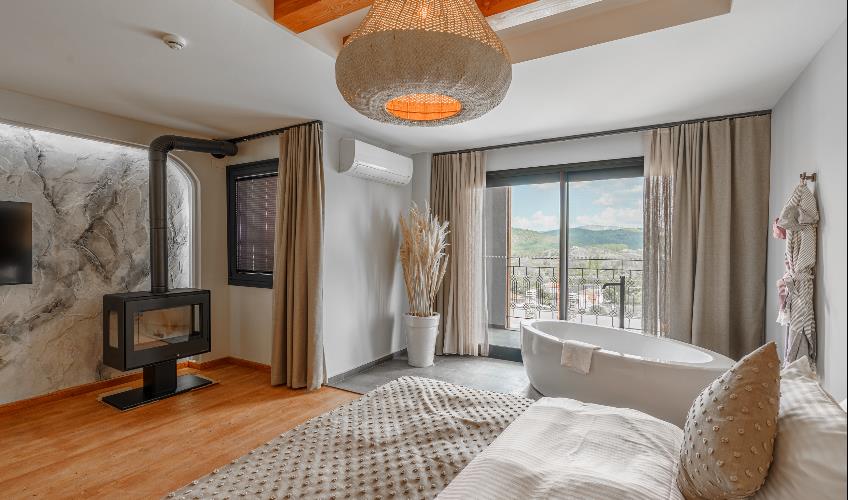 En fazla 2 yetişkin.