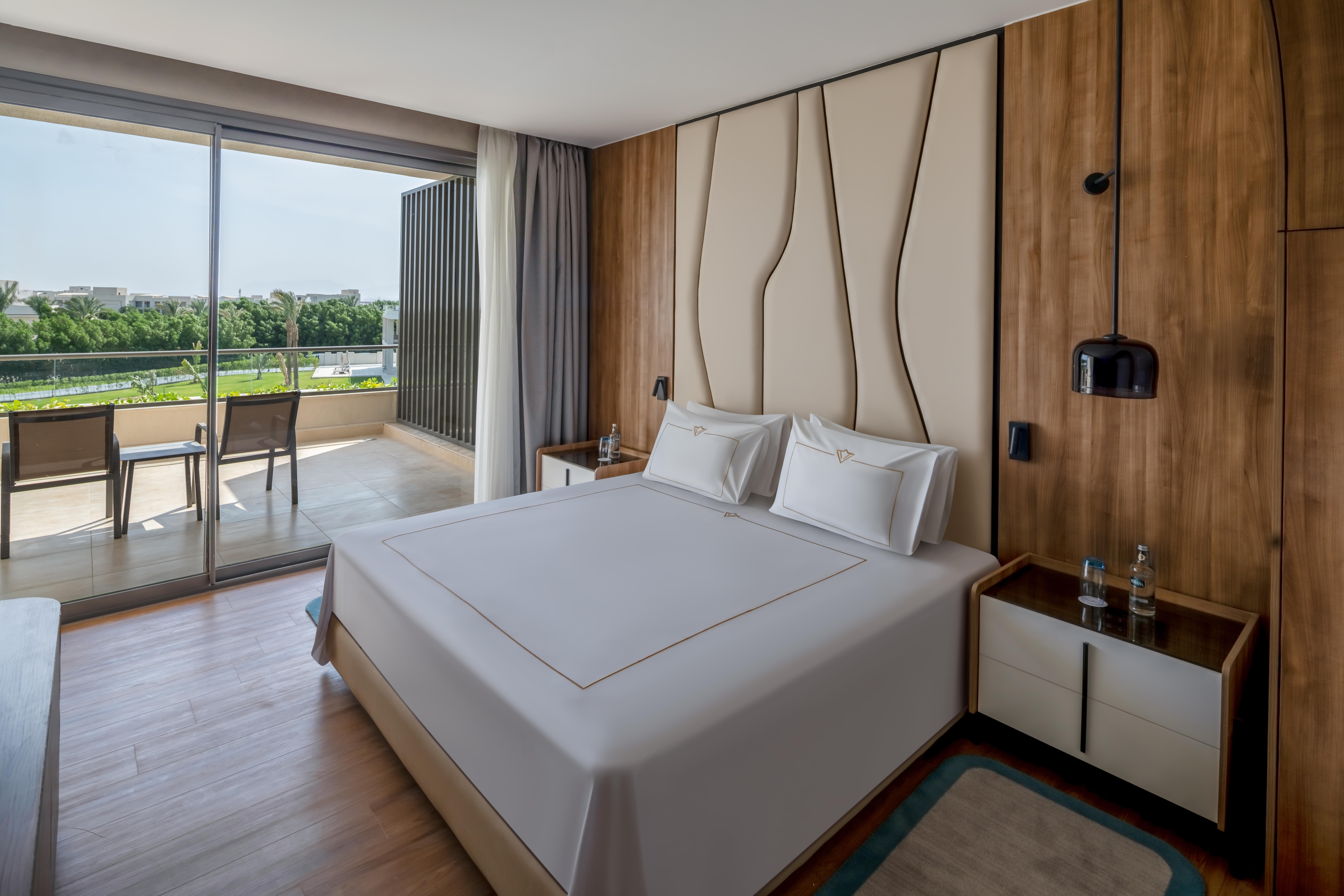 En az 4 yetişkin, En fazla 4 yetişkin + 2 çocuk.