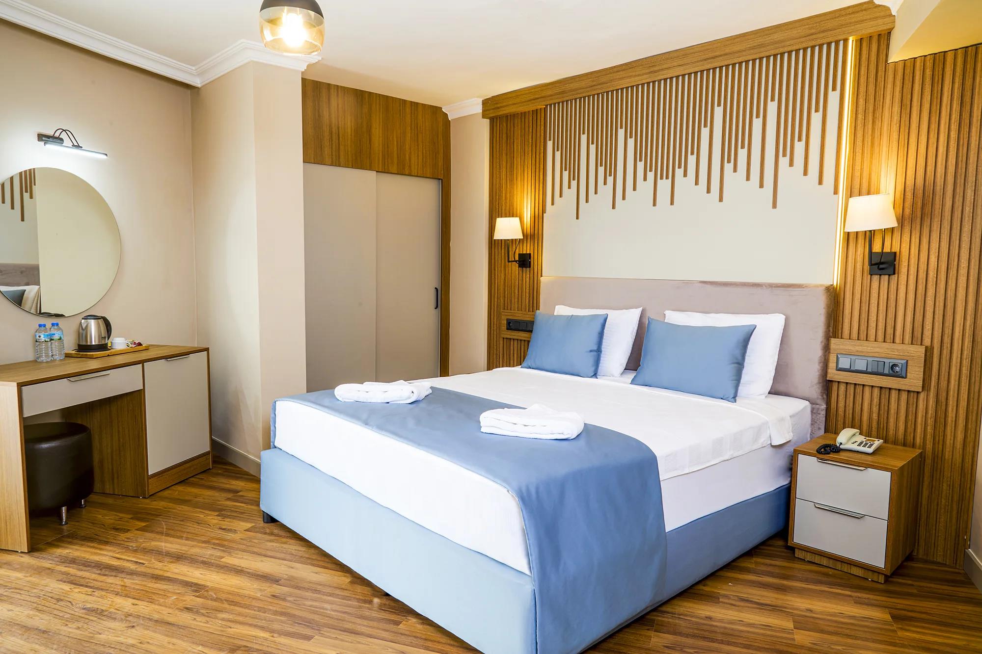 En fazla 1 yetişkin.