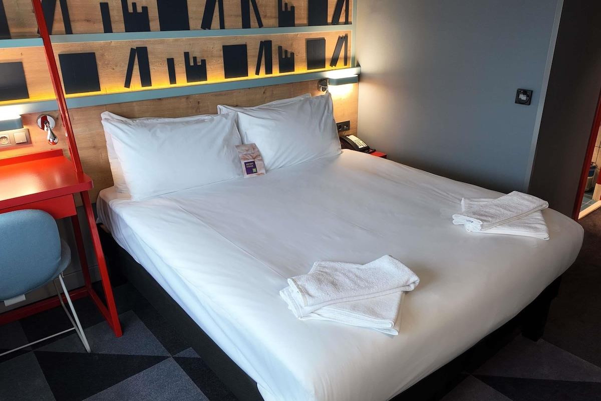 En fazla 2 yetişkin.