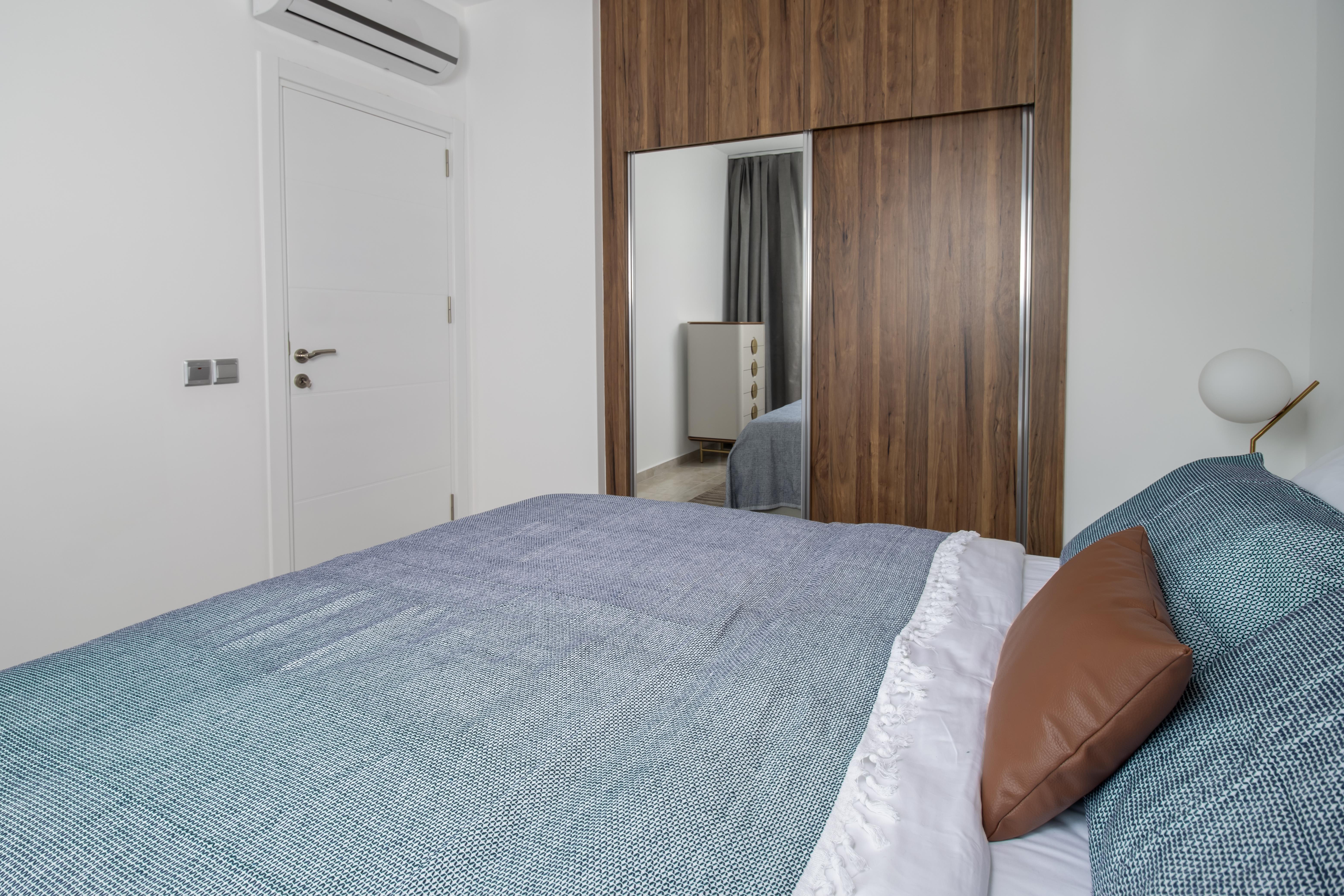 En fazla 2 yetişkin + 1 çocuk veya 1 yetişkin + 1 çocuk.