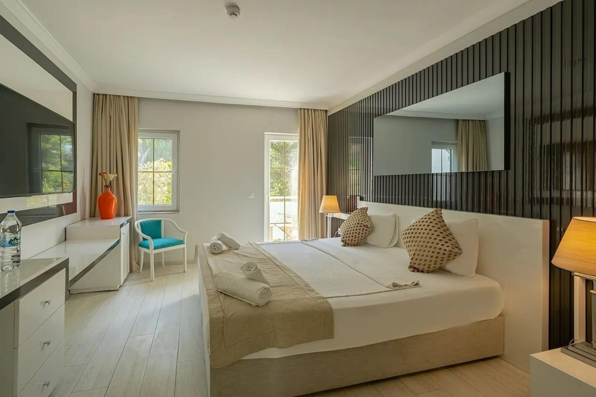 En fazla 3 yetişkin veya 2 yetişkin + 2 çocuk.