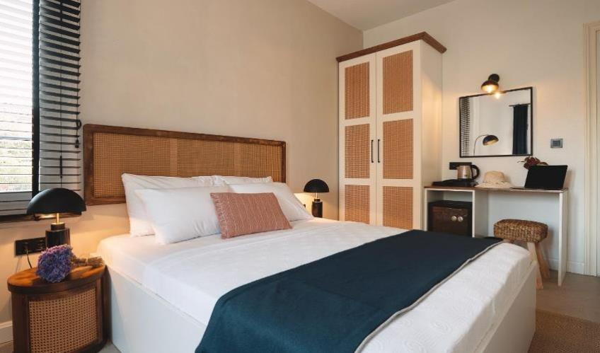 En fazla 2 yetişkin.