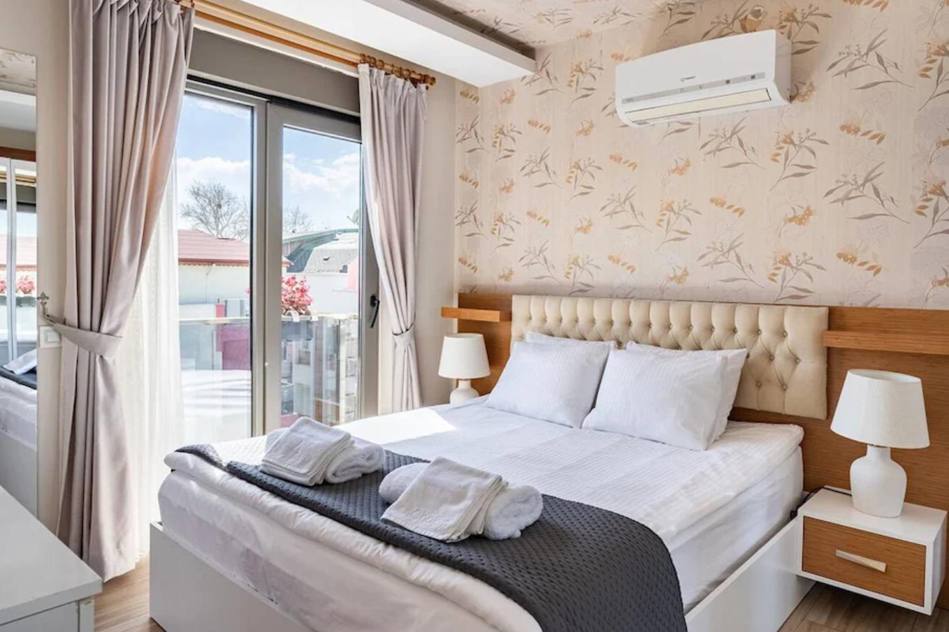 En fazla 2 yetişkin.