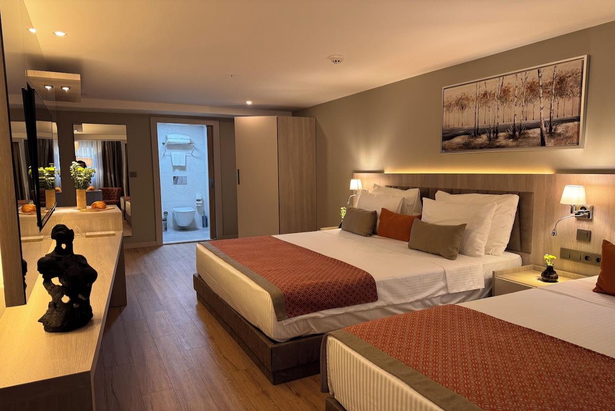 En fazla 2 yetişkin.