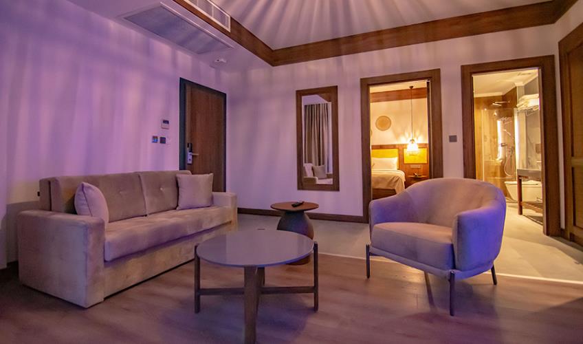 En fazla 4 yetişkin + 1 bebek (0-2 yaş).