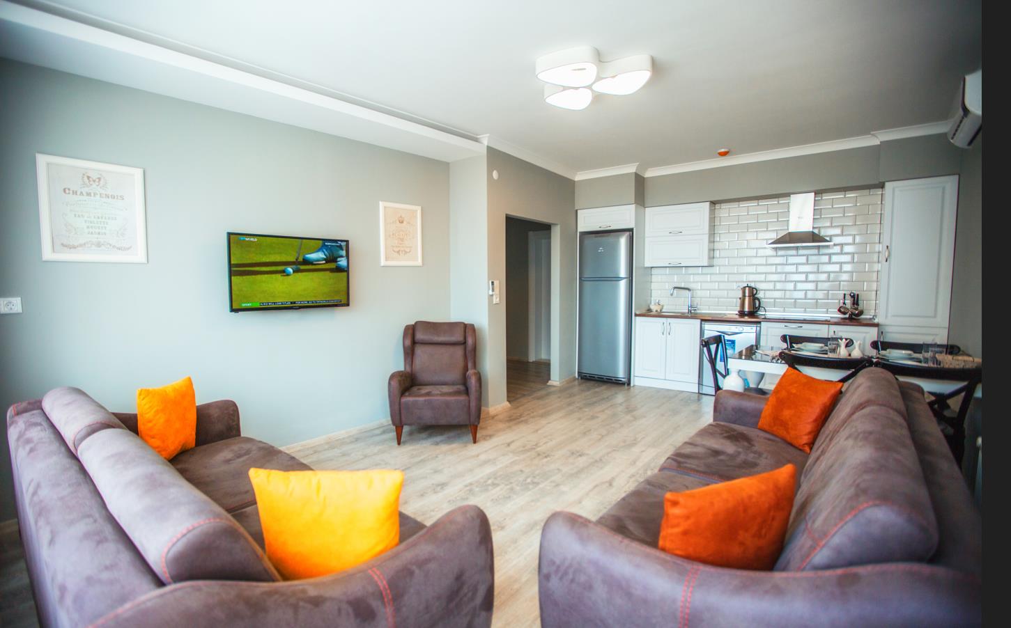 En fazla 4 yetişkin + 2 çocuk + 1 bebek (0-2 yaş) veya 3 yetişkin + 2 çocuk + 1 bebek (0-2 yaş).