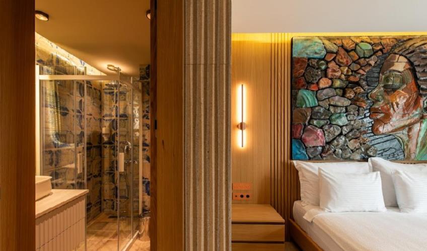 En fazla 2 yetişkin.