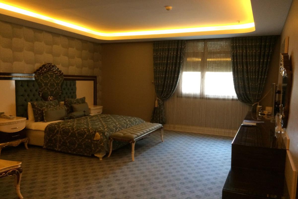 En fazla 4 yetişkin.