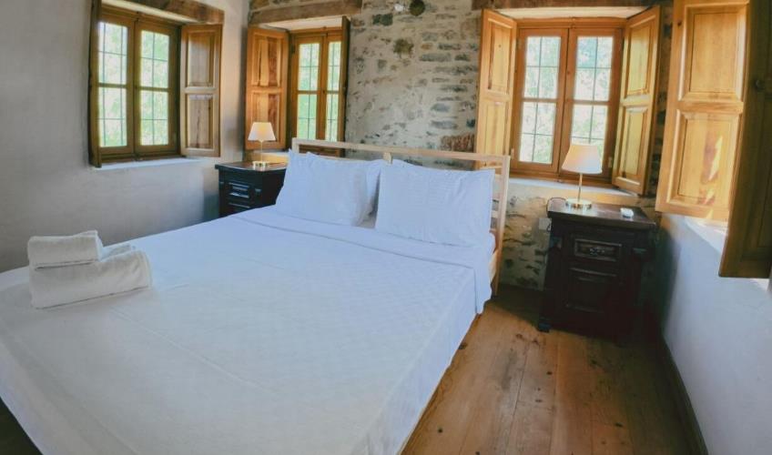 En fazla 2 yetişkin.