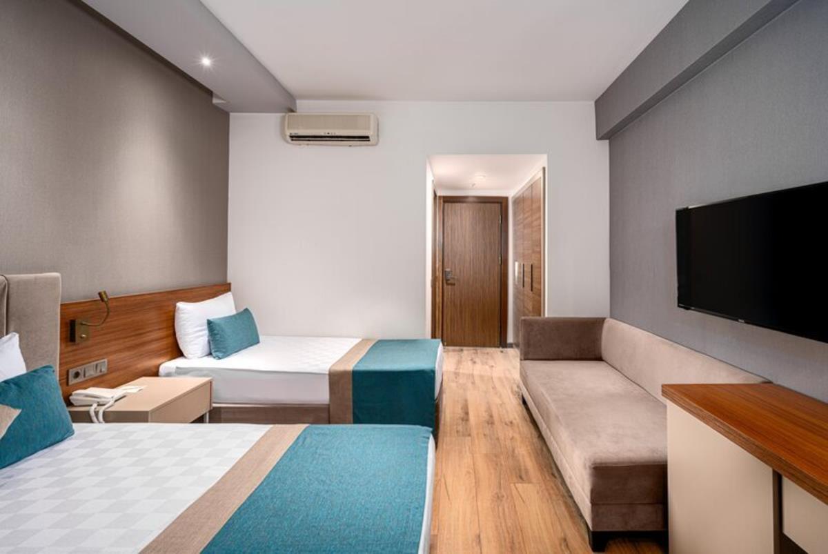 En az 2 yetişkin, En fazla 3 yetişkin + 1 çocuk veya 2 yetişkin + 2 çocuk.