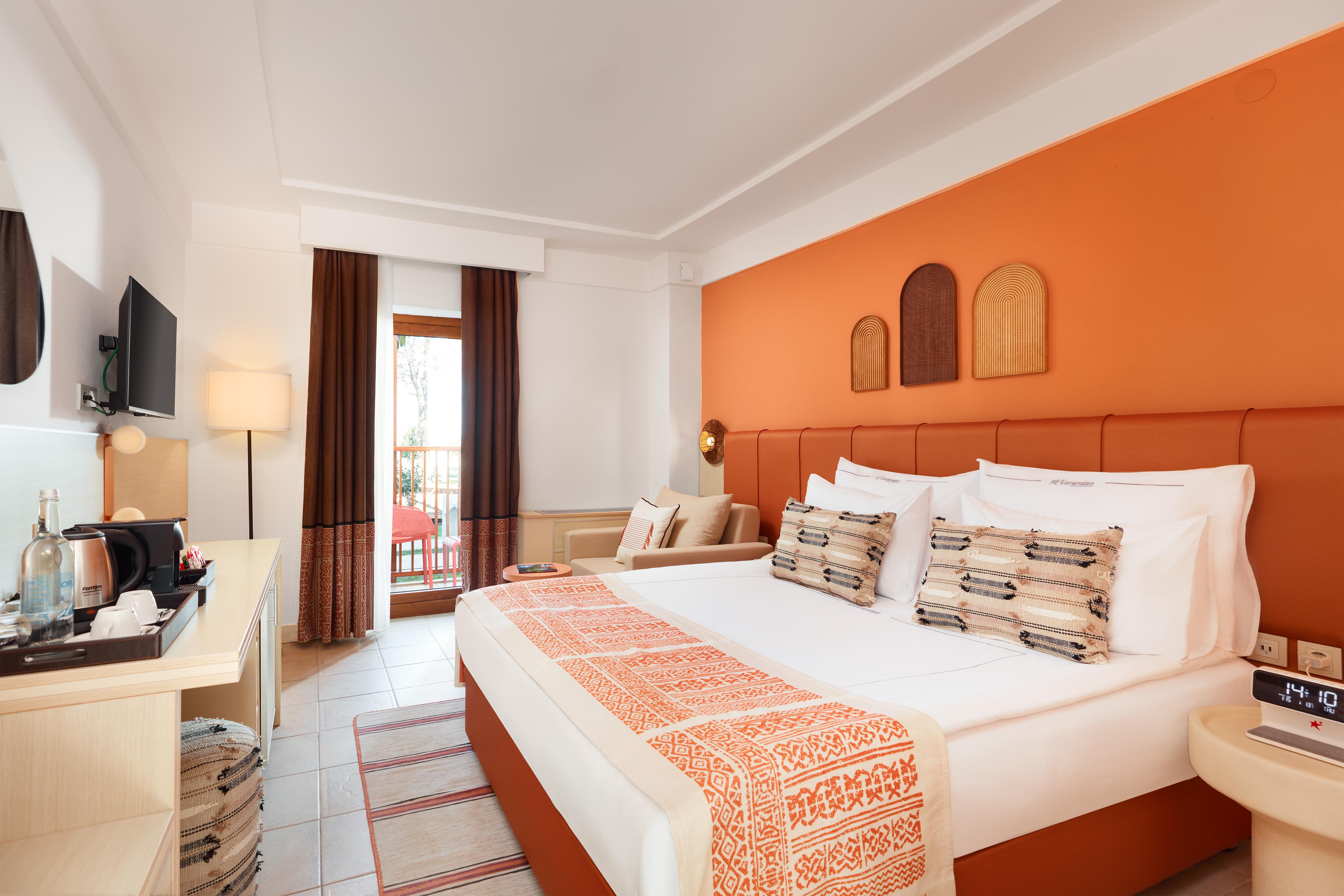 En fazla 2 yetişkin + 1 çocuk veya 1 yetişkin + 1 çocuk.