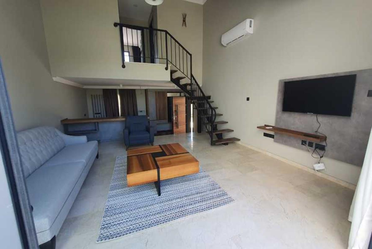 En fazla 3 yetişkin veya 2 yetişkin + 1 çocuk.