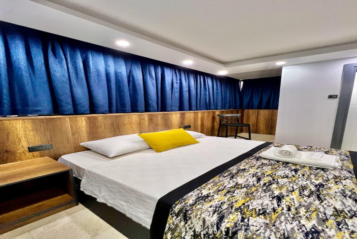 En fazla 2 yetişkin + 1 çocuk veya 1 yetişkin + 1 çocuk.