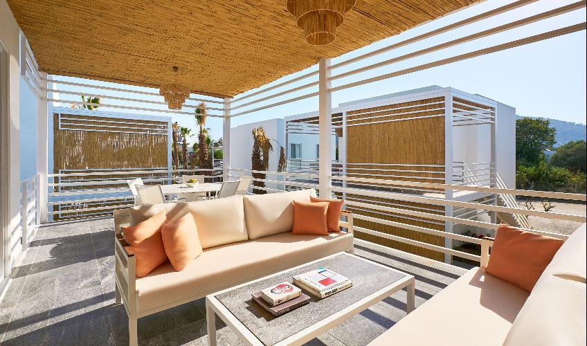 En fazla 4 yetişkin.