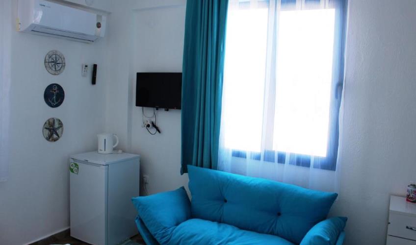 En fazla 3 yetişkin + 1 bebek (0-2 yaş).