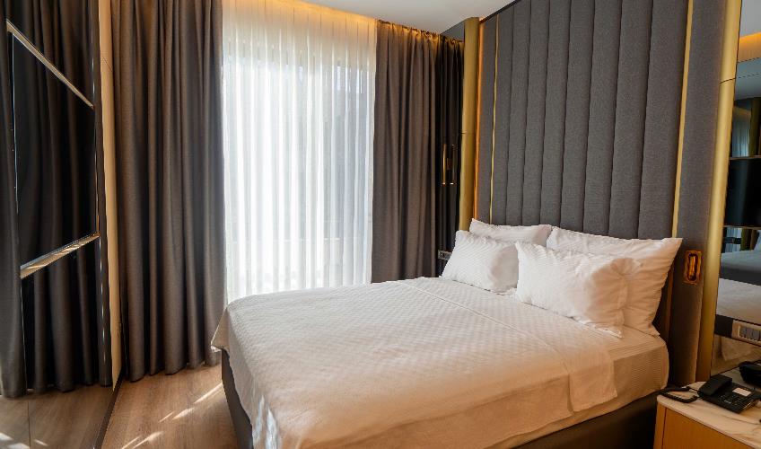 En fazla 2 yetişkin.