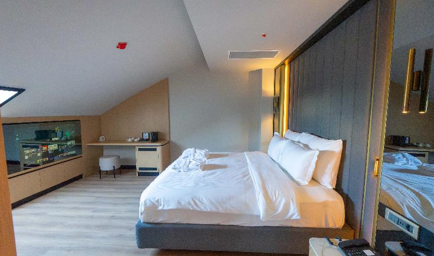 En fazla 4 yetişkin.