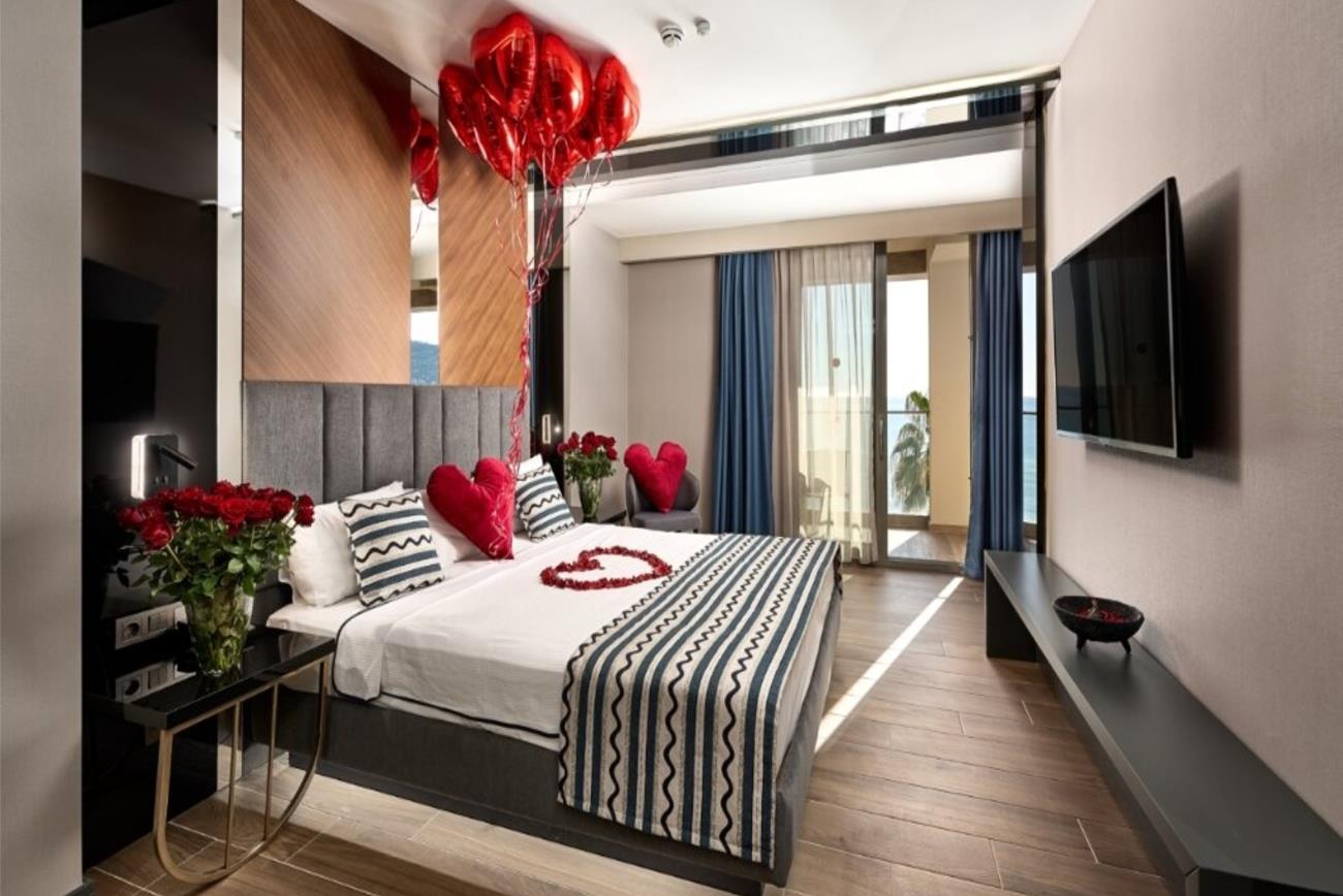 En az 2 yetişkin, En fazla 2 yetişkin.