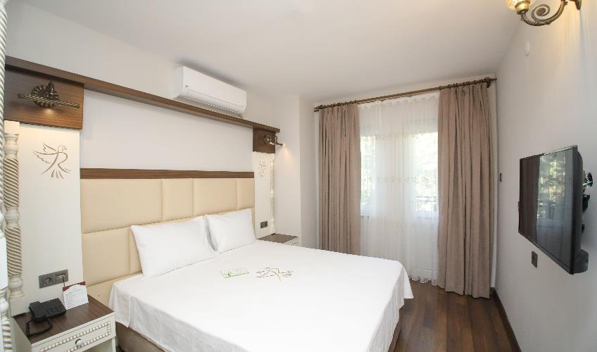 En az 2 yetişkin, En fazla 4 yetişkin.