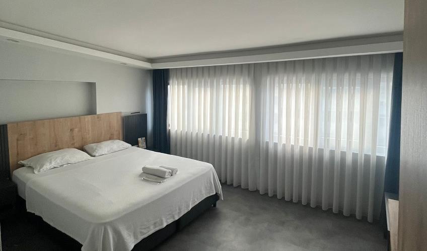 En fazla 2 yetişkin.