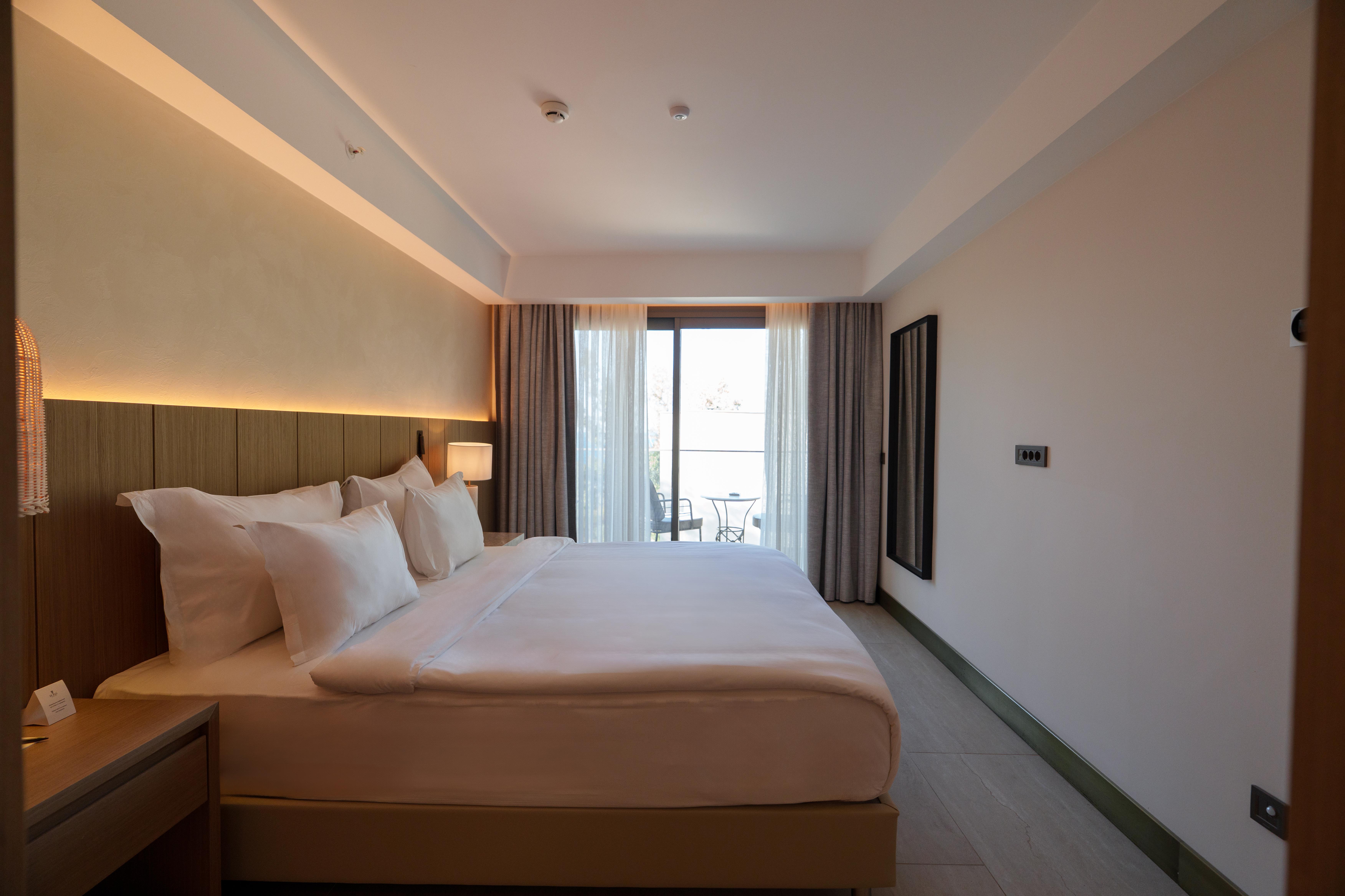 En az 2 yetişkin, En fazla 2 yetişkin.