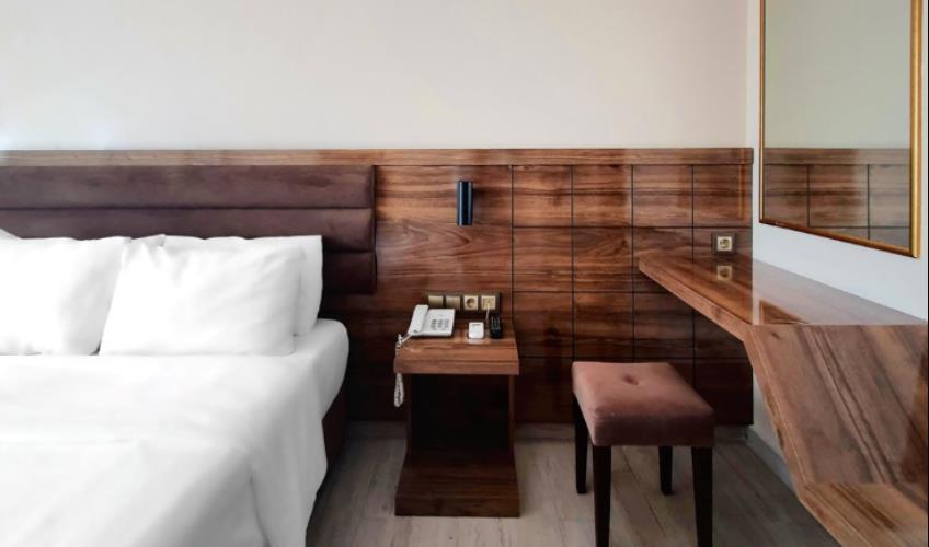 En fazla 2 yetişkin.