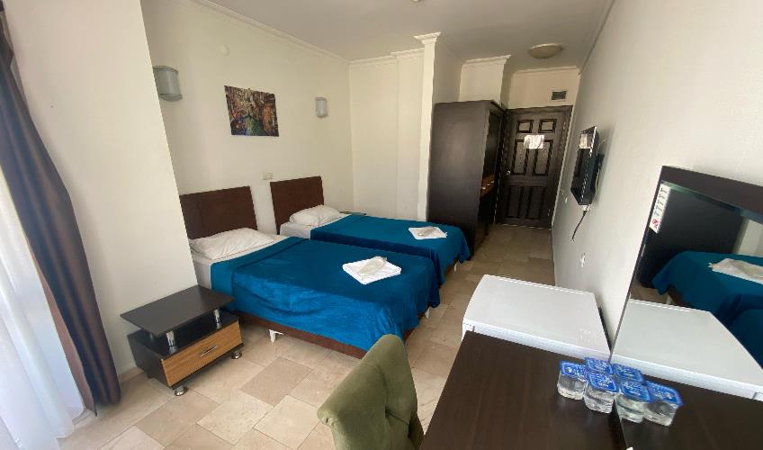 En fazla 2 yetişkin.