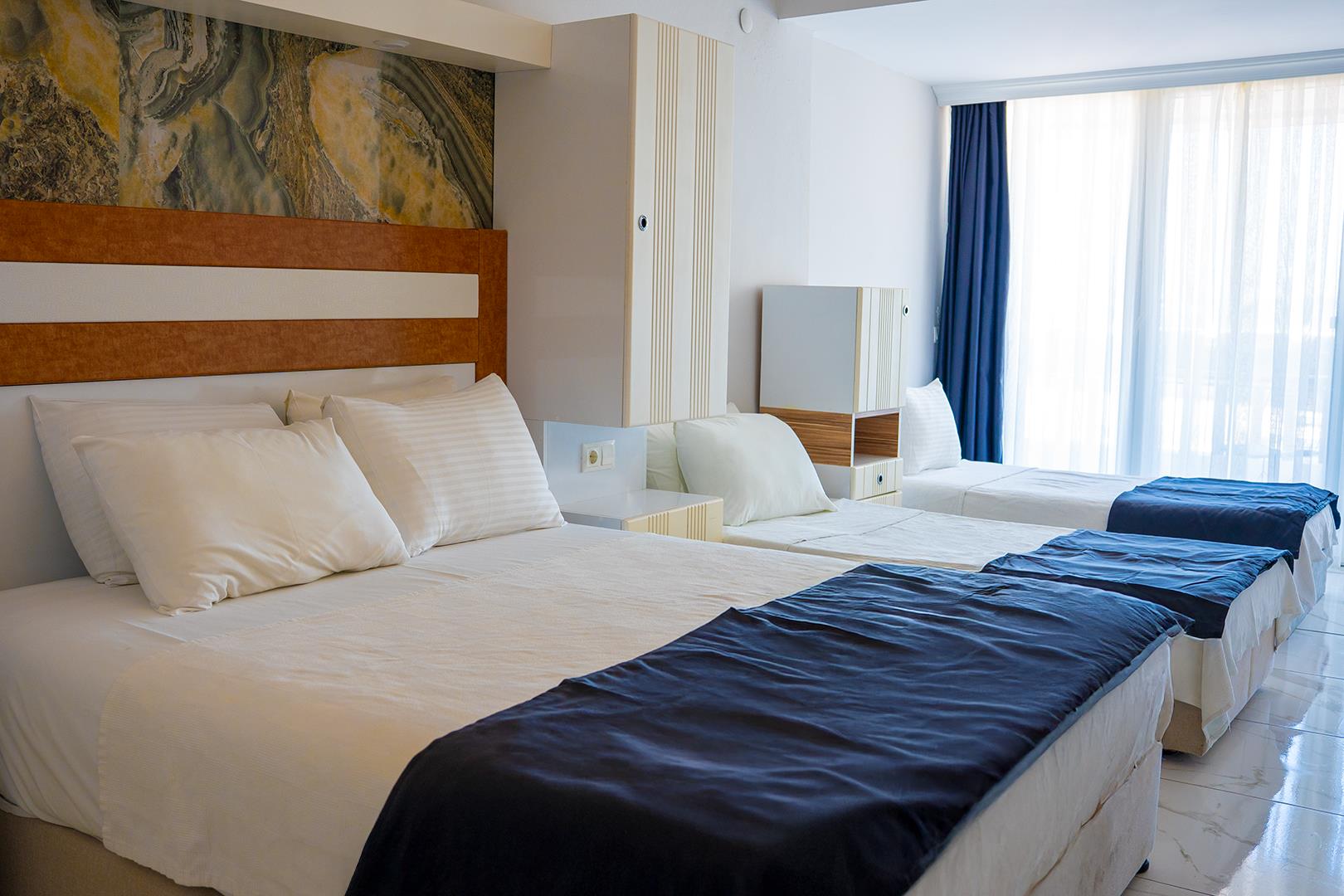 En az 2 yetişkin, En fazla 2 yetişkin + 2 çocuk.