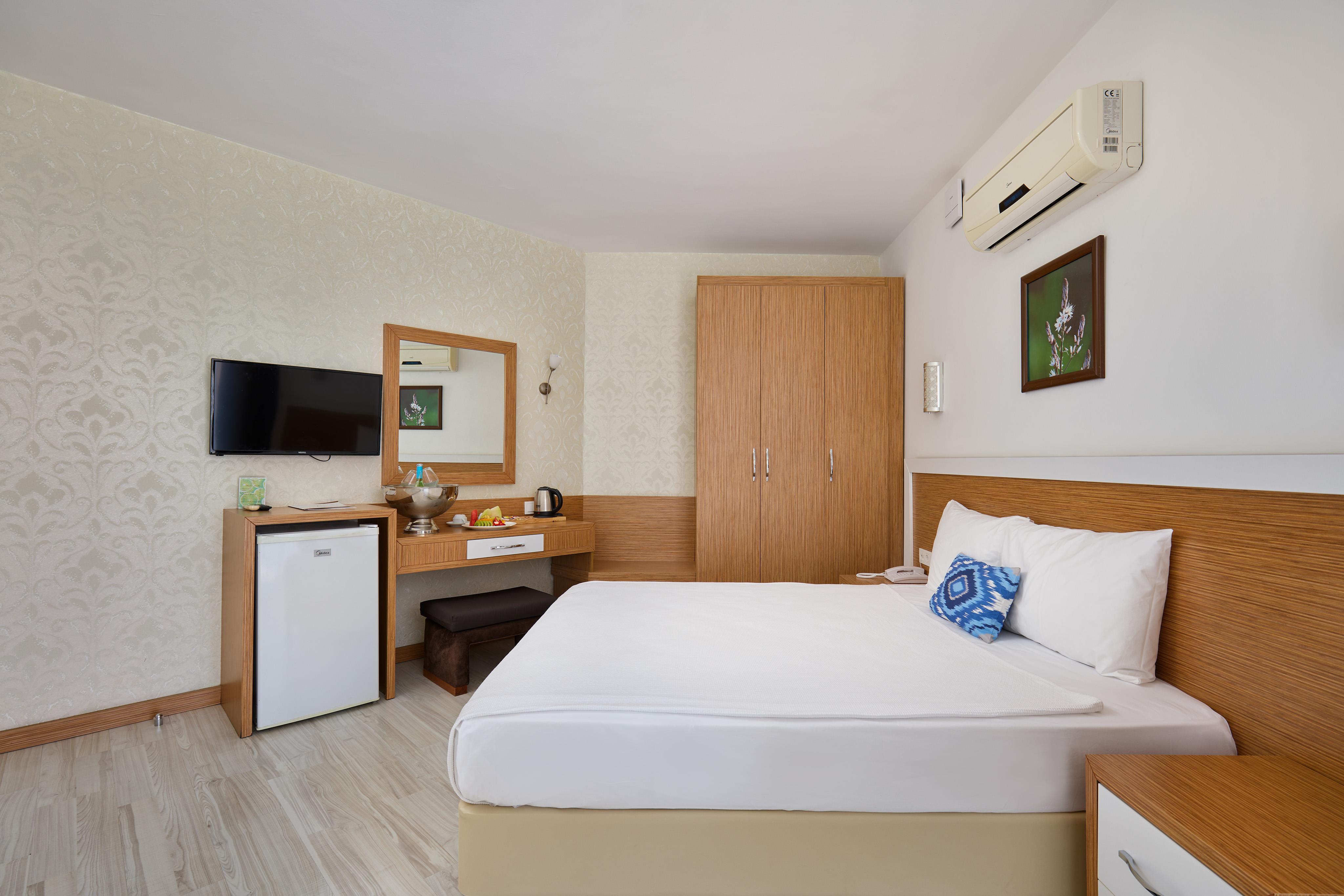 En az 2 yetişkin, En fazla 2 yetişkin + 2 çocuk.