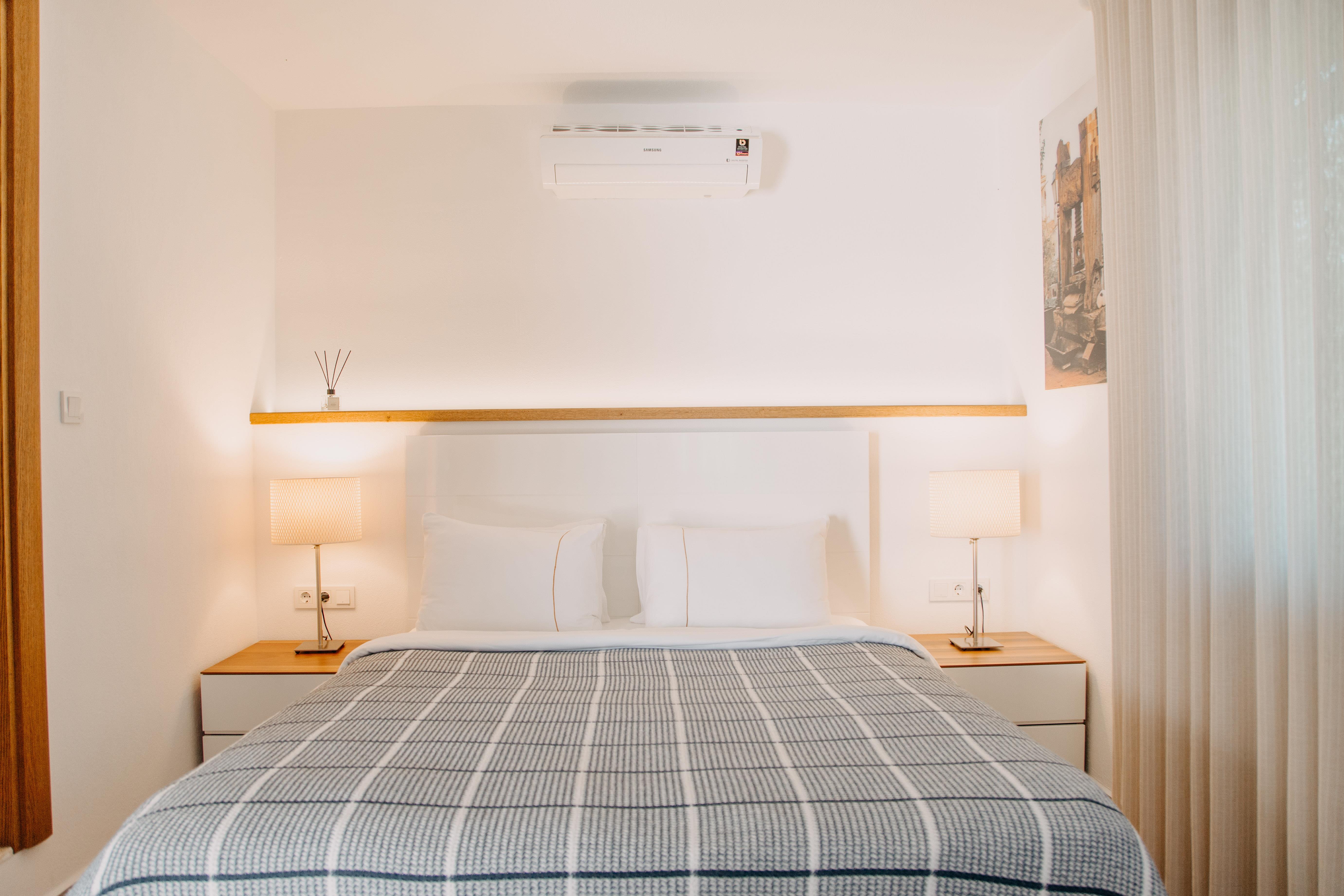 En fazla 2 yetişkin.