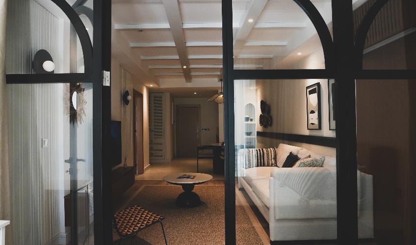 En fazla 4 yetişkin + 1 çocuk + 1 bebek (0-2 yaş) veya 3 yetişkin + 1 çocuk + 1 bebek (0-2 yaş).