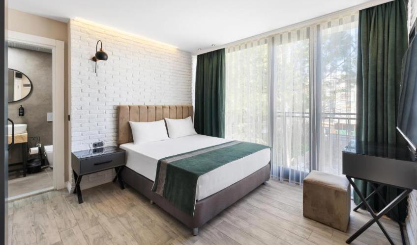 En fazla 2 yetişkin.