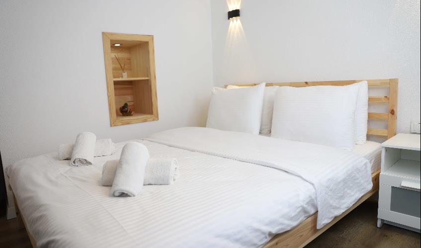 En fazla 2 yetişkin.