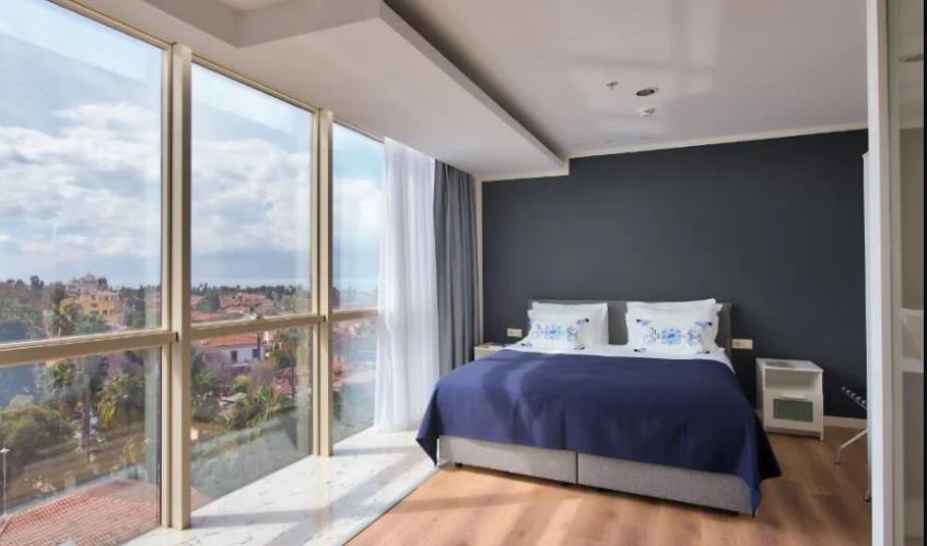 En fazla 4 yetişkin.