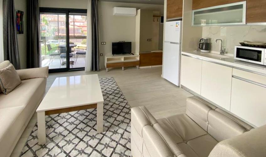 En fazla 4 yetişkin.