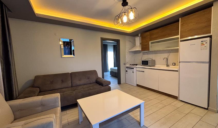 En fazla 3 yetişkin.