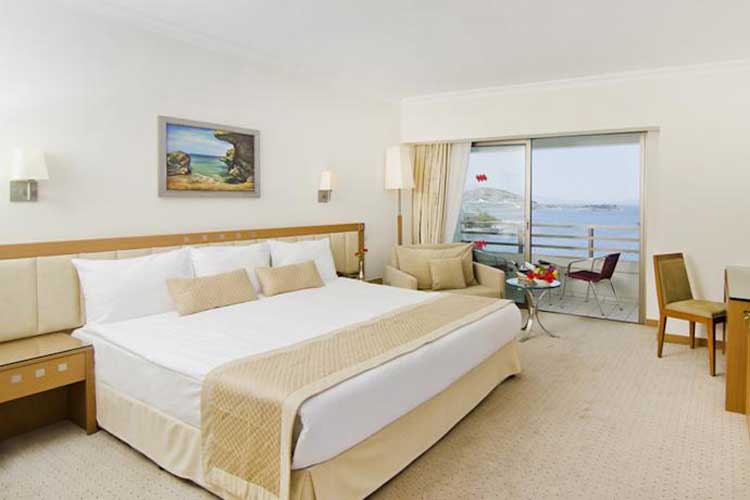 En fazla 3 yetişkin veya 2 yetişkin + 2 çocuk.