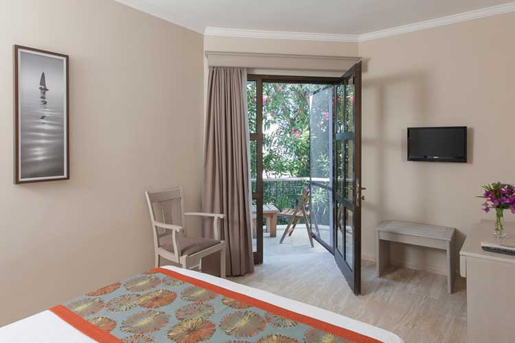 En fazla 2 yetişkin + 1 çocuk veya 1 yetişkin + 1 çocuk.