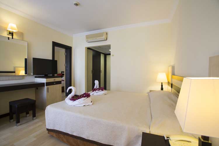 En az 2 yetişkin, En fazla 4 yetişkin veya 3 yetişkin + 1 çocuk.