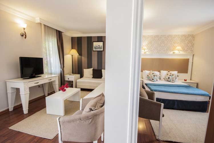 En fazla 4 yetişkin veya 3 yetişkin + 1 çocuk.