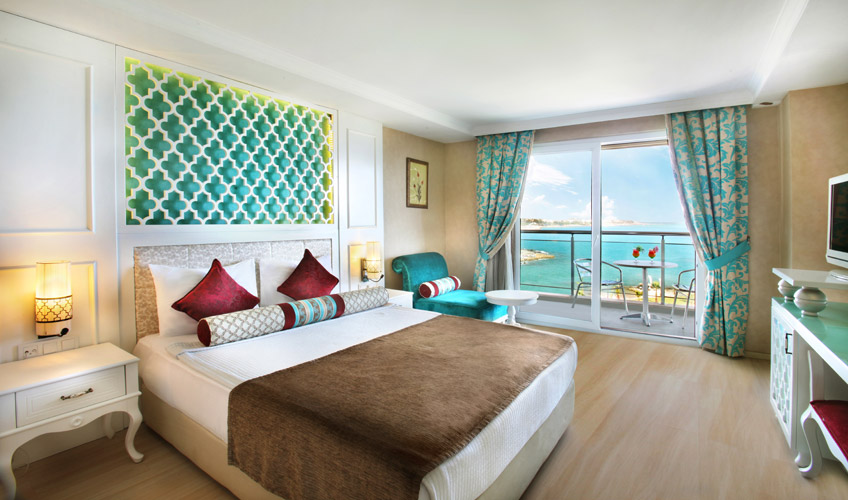 En az 3 yetişkin, En fazla 4 yetişkin + 1 çocuk veya 3 yetişkin + 2 çocuk.