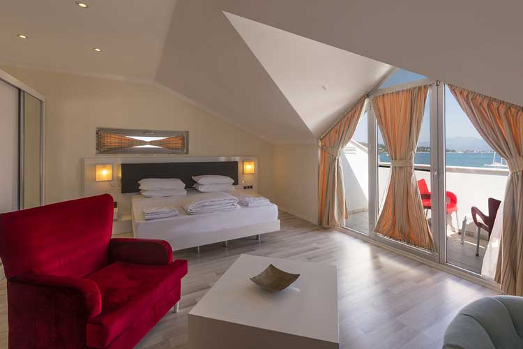 En fazla 2 yetişkin.